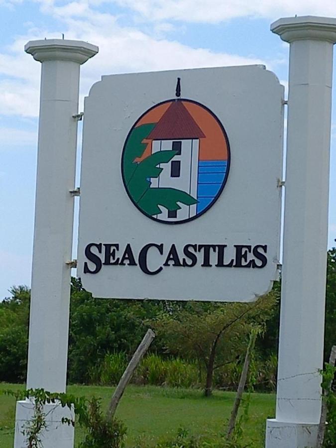 Апартаменти Sea Castles La Vue Монтего-Бей Екстер'єр фото